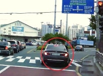고의 교통 사고 내고 보험금 챙긴 30대 구속...11차례 걸쳐 3천4백여만원 챙겨