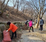 단양 영춘면 남천2리 주민들, 남천캠핑장 개장 맞아 환경정화 활동