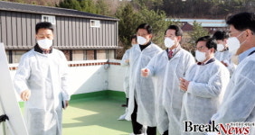 [포토] 김영록 전남지사. 농림부 깨끗한 농장 지정 장성 성산종돈장 방문