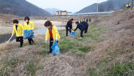영동 학산면 적십자봉사회, 봄맞이 하천 정화활동