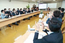 김영환 충북지사, 충북개발공사와 소통의 장 마련 방문