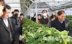 구인모 거창군수, ‘청년경영실습 임대농장’ 방문