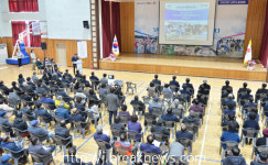권익현 부안군수 각본 없는 쌍방향 눈길
