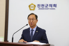 진천군의회 김성우 의원, 신중년 인생 3모작 지원센터 운영 제안