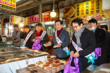 구미시의회, 설맞이 전통시장 장보기 행사 실시