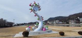 예천군 한천 체육공원 내 시계탑 부실시공...신향순 예천군의원 책임론