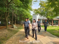 용인특례시의회 신나연 의원,  구갈레스피아 공원 어싱길 현장 점검