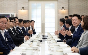 윤석열 대통령·한동훈 등 여당 지도부 30일 만찬, 추석 이후로 연기
