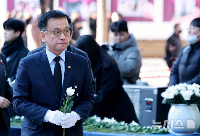한국 최상목 대행, 마은혁 헌법재판관 논란 속 국정협의회 재개 협상
