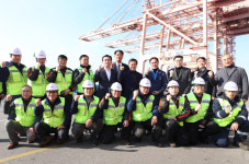 정장선 평택시장, 새해 첫 평택항 수출 현장 방문