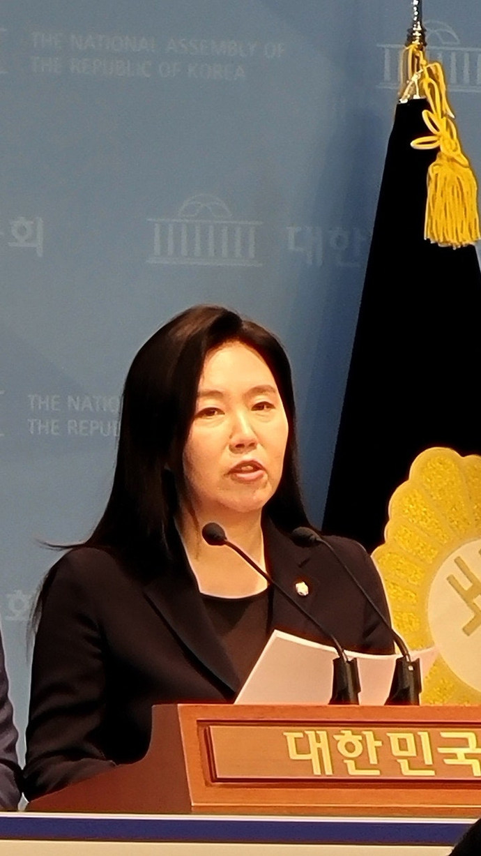 이재명 정부, 강유정 대통령실 대변인으로 임명..비상경제점검TF 구성 지시