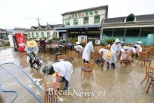 경남도의회, 호우피해 합천·의령 현장 복구에 팔 걷어