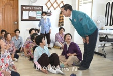 구인모 거창군수, ‘경로당 찾아 어르신 건강 챙겨’