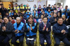 충북주거복지 사회적협동조합, 충주 소태면 집수리 봉사 진행