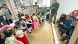 홍천 화랑 리버빌 어린이집, 설 맞이 경로당 세배 행사... ‘효 문화’ 실천