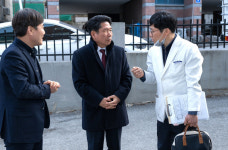 김창규 제천시장, 위성목신경외과 방문 의료 서비스 현장 점검
