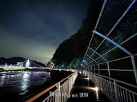홍천군, 홍천강 수중보 산책로 개통 1년… 야경 명소 안착