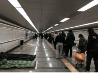 투존치킨, 서울역 노숙자들에 치킨나눔 따뜻한 손길