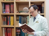 속 더부룩할 때, 담적병 의심하고 검진 받아야