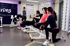 겨울철 건강관리에 좋은 실내운동 눈길…커브스 30분 순환운동