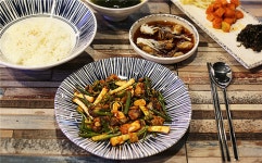 직장가 점심 메뉴 꼬막비빔밥 열풍, 자갈치식당 제철 해산물로 인기몰이