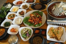 경주 보문단지 쌈밥 맛집 늘봄, 건강함을 담은 조리법으로 눈길