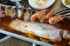 제주도 중문 관광단지 맛집 삼원정, 차별화된 생갈치조림으로 주목