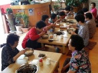 온양1동, 고가네칼국수 저소득 어르신께 무료점심 제공