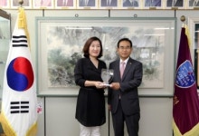 8월의 관세인에 김해세관 송경영 씨 선정