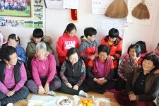 학봉초, 경로당 방문으로 공경하는 마음을 키워요