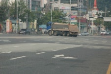 삼정그린코아 공사장 덤프트럭 불법유턴 아찔