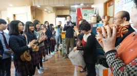 천북면 하만리 경로당 어르신, 천북중학교 전교생에게 양말 선물