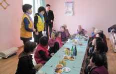 당진2동 적십자봉사회, 마을 경로당 돌며 떡국전달