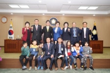 청양군의회,  청송초 아이들 방문