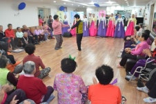 청양문화원 문화나눔봉사단, 소망의집 위문 공연으로 흥겨운 시간 가져