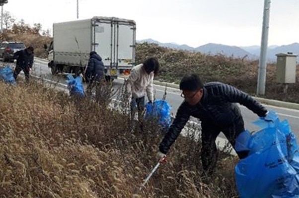 염치읍, 깨끗한 아산만들기 대청소 실시 | 포토뉴스