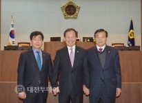 제10대 충남도의회 신임 의장에 유익환 의원 선출