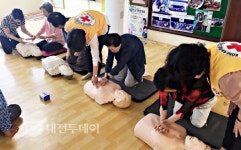 충남적십자사, 태안군 노인 대상 무료 심폐소생술 교육 실시