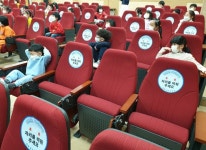 예산보성초병설유치원,찾아오는 양성평등 인형극실시