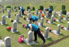 원자력환경公, 영천호국원 묘역 정화활동 전개