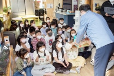 신한울제1건설소, 울진지역아동센터 어린이날 선물 전달