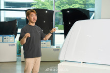 전기상용차 ST1, 무도장 복합재 성형 기술