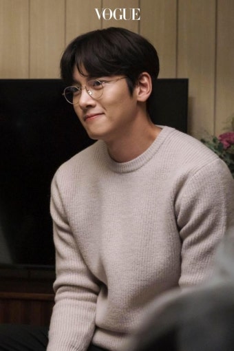 지창욱 ‘흡연 셀피’가 왜?