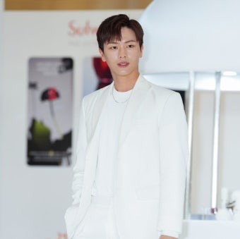 육성재 새 소속사 찾았다, 제작사 아이윌미디어와 전속 계약