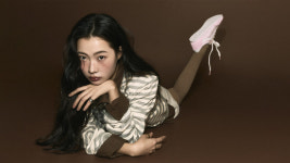 봄을 닮은 반스 슈퍼 로우 프로와 모델 박민주의 따뜻한 만남