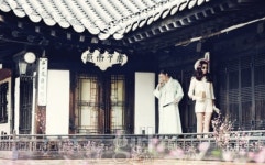 더블유옴므단한복() | 특별한 패션 화보! 한옥에서 만난 소년과 소녀