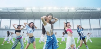 민희진이 누구야? 소녀시대, f(x), 엑소에 이어 뉴진스까지! 레전드 아이돌부터 지금 핫한 걸그룹까지 탄생시킨 크리에이티브 디렉터의 정체!