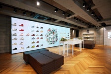 ‘나이키 스니커즈 홍대 (NIKE SNKRS HONGDAE)’