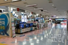 서울 유명 빌딩 상가 업주들 한숨소리 왜?