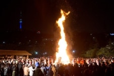 달빛 가득 담아 소원 빌어요